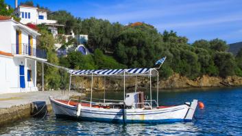 Ni Mikonos ni Santorini: el paraíso de Grecia es una isla escondida a 10 euros la noche