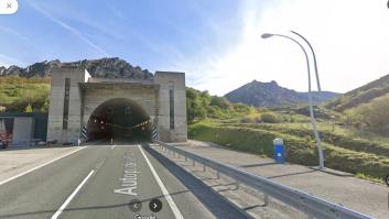 Va a comprobar si es verdad lo que dicen que pasa al final del túnel más famoso de España... y sí