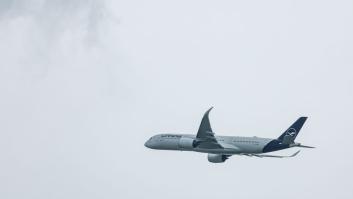 Un avión vuela ocho horas sin destino y vuelve de emergencia a la ciudad de origen