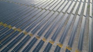 Adiós a la macroplanta fotovoltaica de de 148.000 placas solares que golpeaba a 13 localidades