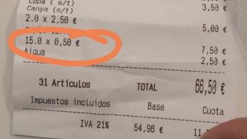 Se sientan en una terraza de un bar de Barcelona y les cobran 7,5 euros por un concepto que traerá cola