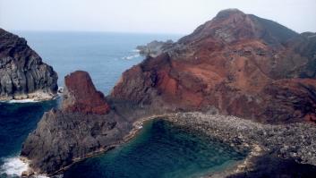 La isla blanca que planta cara a Canarias oculta una cristalina piscina natural "calentada por la energía de la Tierra"