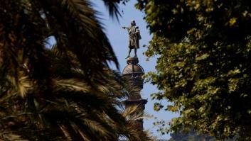 Ésta es la pregunta más común de todo turista cuando ve la estatua de Cristóbal Colón en Barcelona