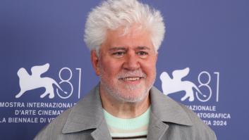 Almodóvar tacha de "profundamente estúpido" presentar a los menores inmigrantes como invasores