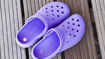 Un reconocido podólogo opina con rotundidad sobre las zapatillas Crocs en la salud de los pies