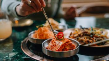 El verdadero motivo por el que los coreanos usan palillos de metal para comer