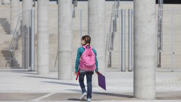 La Asociación Española de Pediatría confirma la edad a la que los niños pueden ir solos al colegio