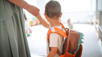 Un padre lleva a su hijo de 3 años al colegio y pasa lo nunca visto: a esto se le llama empezar con buen pie