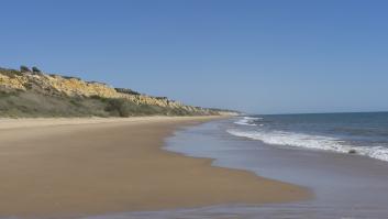 La playa más larga de España está en Andalucía y tardarías en recorrerla varias horas