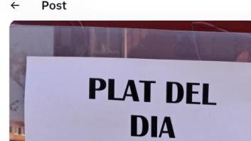 Cuelgan este cartel con el plato del día y lo que aparece en él es para enseñarlo en los colegios