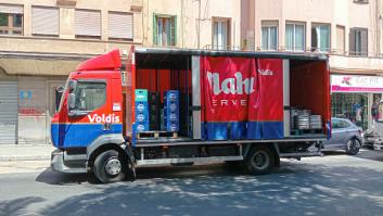 Adiós a las anillas de las latas de Mahou de toda la vida: las nuevas cervezas se abren con cartón