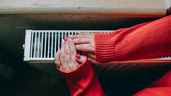 Lo que tienes que hacer con tu radiador en octubre para ahorrar en tu factura de la luz durante el invierno