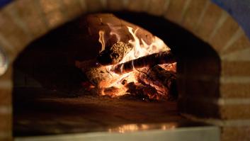 Un experto en leña lo tiene claro: jamás uses esta madera para la chimenea o te arrepentirás