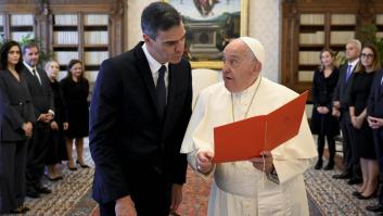 Sánchez se reúne 35 minutos con el papa Francisco en el Vaticano