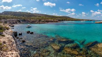 Esta laguna azul europea es lo más parecido al Caribe y ofrece días a 25 grados en octubre