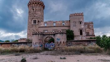 El castillo más embrujado de España está en Barcelona: la puerta al infierno que ni los investigadores quieren pisar