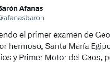 Un profesor corrige un examen de Geografía de 2º de Bachillerato: difícil decir más con menos