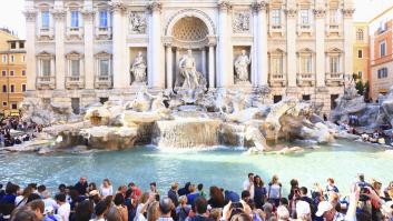 Adiós a la Fontana di Trevi: la forma de tirar monedas sorprende a los turistas