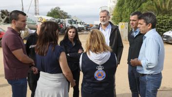 Felipe y Letizia visitan Valencia para conocer los efectos de la DANA y hacen la primera parada en Paiporta