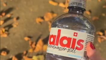 Una española enseña cómo son las botellas de agua en Suiza