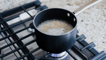 Siete fabricantes de ollas se adelantan para aclarar si es peligroso enjuagar el arroz en la olla