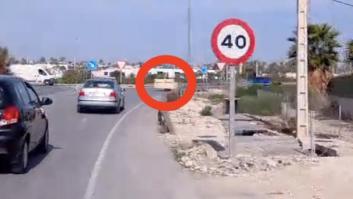 Enseña lo que ha visto por una carretera dirección Elche: cuesta creer que eso sea España