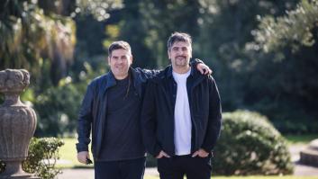 Cornellà homenajea los 25 años de carrera de Estopa con una estatua de los hermanos Muñoz