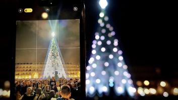 Escalan el súper árbol de Navidad de 23 metros de Salamanca y la policía les sorprende: ahora tienen que pagar una multa de miles de euros