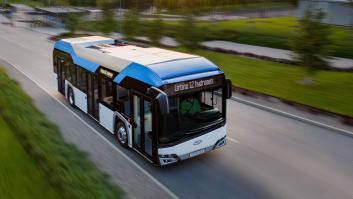 Los 90 autobuses del futuro que se fabrican en España parten hacia Bélgica y Suecia