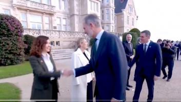 Lo que Ayuso le dice a Felipe VI al saludarle ha llamado la atención a algunos