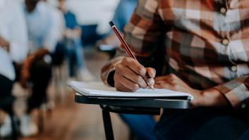 El alumno de 7 años escribe una redacción sobre su padre: su cuaderno acaba como prueba en un juicio