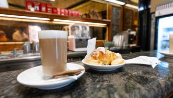 Llega a Madrid desde París y se queda en shock por lo que le ha pasado al pedirse un café