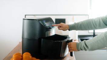 Ocho lugares con trampa para colocar la freidora de aire en la cocina