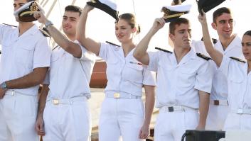 El buque Elcano de la princesa Leonor se pasa una noche entera dando vueltas por Tenerife