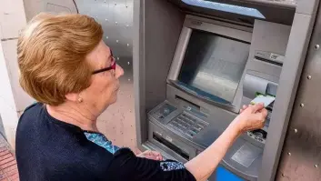 Descubre en pleno curso sobre cómo vivir al máximo la jubilación que su banco no le estaba pagando la pensión