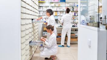 Le dice a un farmacéutico que no hace falta una carrera para vender ibuprofeno y se lleva una merecida réplica