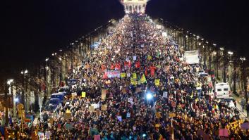 Unas 160.000 personas protestan en Berlín contra el giro político a la derecha