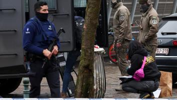 Buscan a dos sospechosos que dispararon al aire con fusiles de asalto en el metro de Bruselas