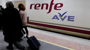 Renfe revela el pedal oculto en los trenes que activa el mecanismo de emergencia del 'hombre muerto'