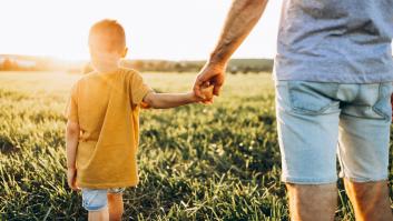 Un controvertido psiquiatra no se muerde la lengua: "Los padres de hoy son los peores de toda la historia"