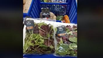 Recomienda la 'prueba del pisotón' antes de comprar una ensalada de bolsa en el supermercado