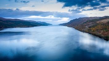 Capta una masa oscura en la superficie y se convierte en la mejor prueba del monstruo del Lago Ness hasta el momento