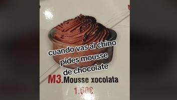 Va a un restaurante, pide una mousse de chocolate como el de la foto y lo que le sirven causa sensación