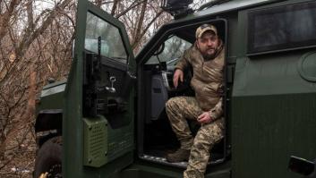 Ucrania tropieza con cientos de vehículos blindados con 'piel americana' listos para el combate
