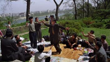 Los primeros turistas occidentales llegan a Corea del Norte y se sorprenden con lo que vieron: "Tienen humor"