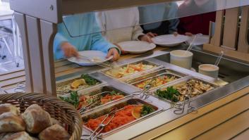 Los hijos enferman en el comedor del colegio, inspección se planta en las cocinas y descubren el catering de los horrores