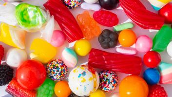 Un niño con antojo de dulces paga con un juguete y en la tienda lo envían a su casa: ahora lo buscan desesperadamente
