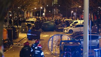Cinco detenidos y 12 ertzainas heridos en el desalojo de un gaztetexe de Bilbao: artefactos incendiarios y cargas