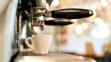 El detalle de muchas cafeterías que debe hacer saltar todas tus alarmas: "Es un riesgo para tu salud"