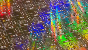 Trump toma medidas para gravar con aranceles semiconductores y productos de farmacia